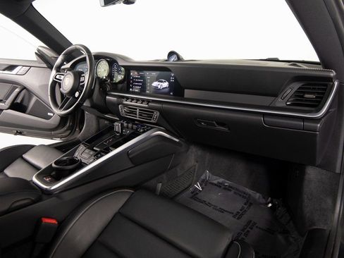 Certified 2022 Porsche 911 Carrera 4S image 31