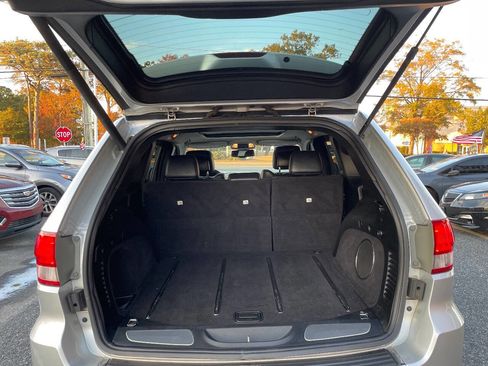 Used 2013 Jeep Grand Cherokee Limited w/ Advance Technology Group image 40