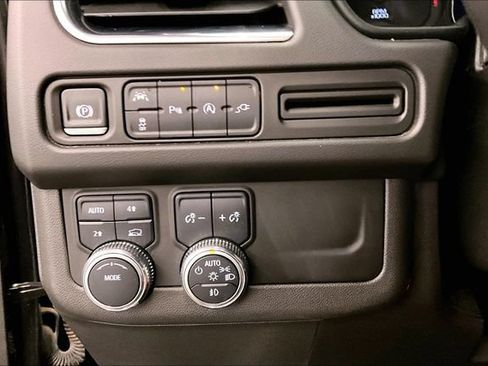 Used 2021 GMC Yukon SLT AWD/4WD image 37