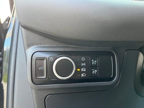 Used 2025 Ford Explorer Active image 27