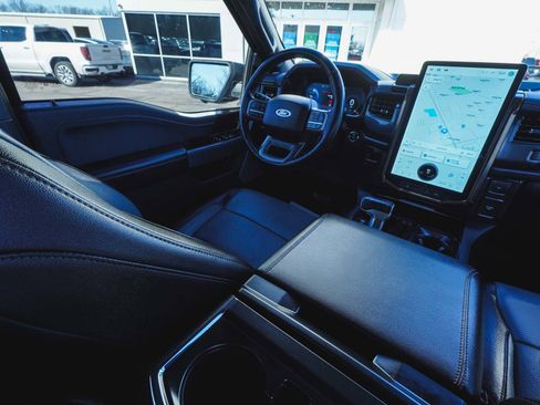 Used 2022 Ford F150 Lightning Lariat image 40