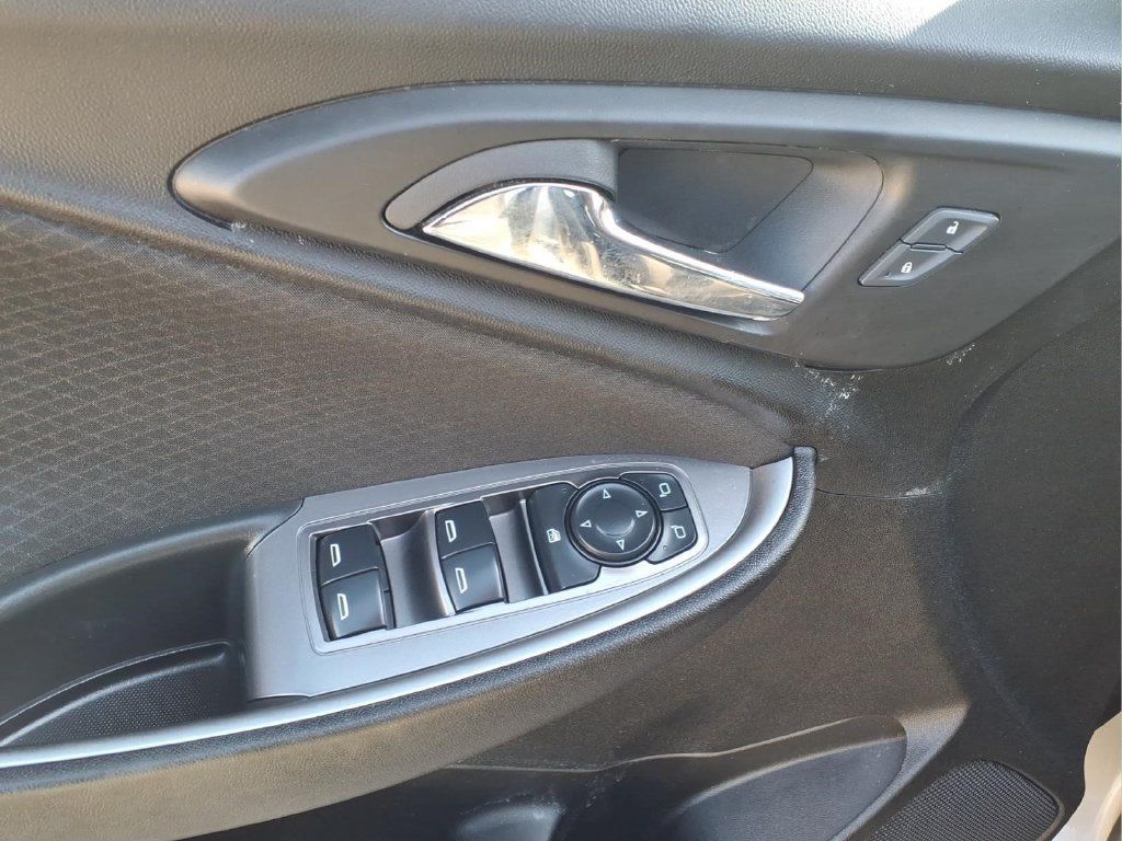 Used 2024 Chevrolet Malibu LS FWD image 12