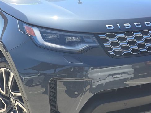 Certified 2025 Land Rover Discovery S image 34