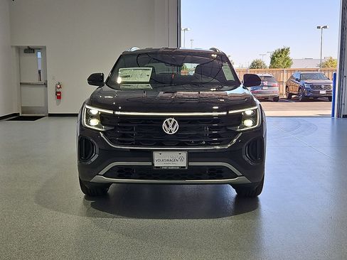 New 2026 Volkswagen Atlas Cross Sport SE AWD/4WD image 4