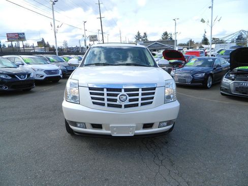 Used 2007 Cadillac Escalade AWD w/ Information Package image 3
