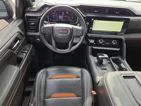 Used 2022 GMC Sierra 1500 AT4 w/ AT4 Premium Package AWD/4WD image 13