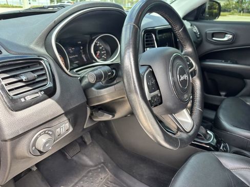 Used 2018 Jeep Compass Limited w/ Navigation Group AWD/4WD image 23