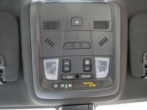 Certified 2023 Cadillac XT6 Sport w/ LPO, Floor Liner Package AWD/4WD image 23