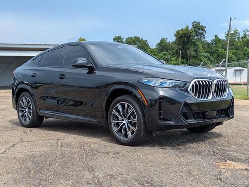 Used 2025 BMW X6 xDrive40i w/ Parking Assistance Package AWD/4WD image 2