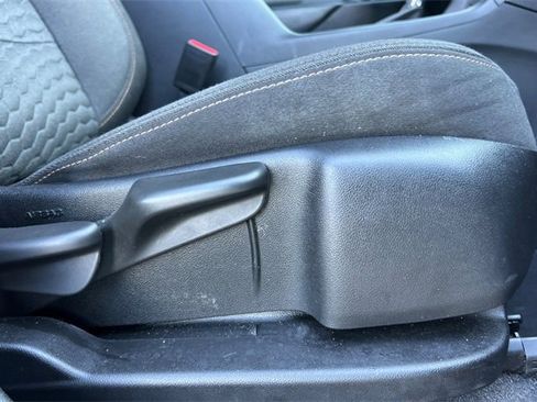 Used 2020 Chevrolet Equinox LT image 23