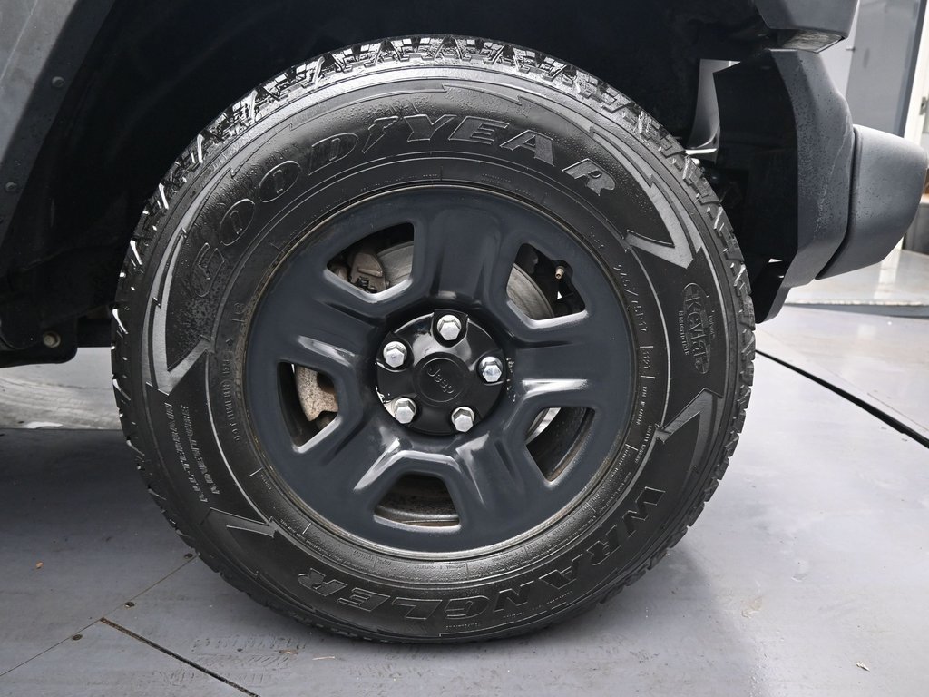 Used 2021 Jeep Wrangler Unlimited Sport AWD/4WD image 32