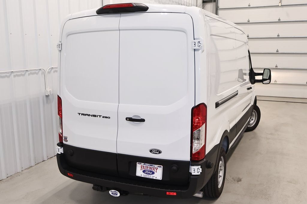 New 2026 Ford Transit 250 148 Medium Roof RWD image 34