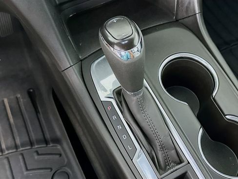 Used 2019 Chevrolet Equinox LT FWD image 21