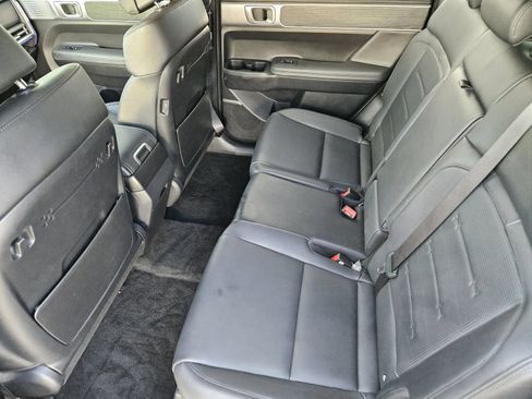 Used 2025 Hyundai Santa Fe Limited AWD/4WD image 34