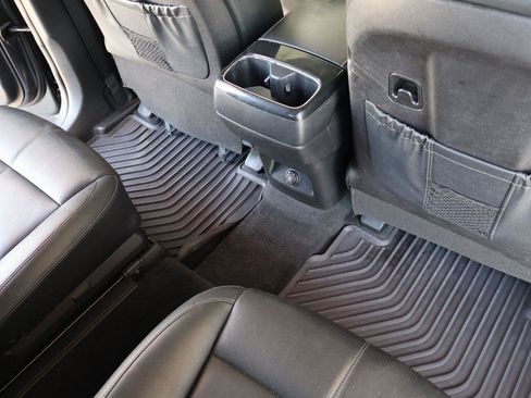Used 2023 Kia Telluride EX w/ EX Captain's Chair Package FWD image 21