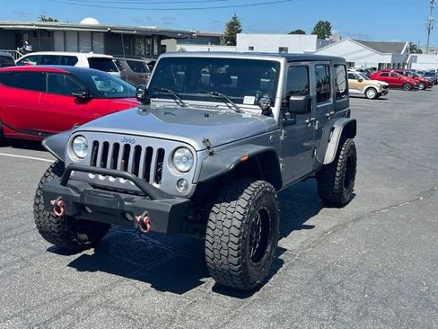 Used 2017 Jeep Wrangler Unlimited Sport w/ Quick Order Package 24S AWD/4WD image 3