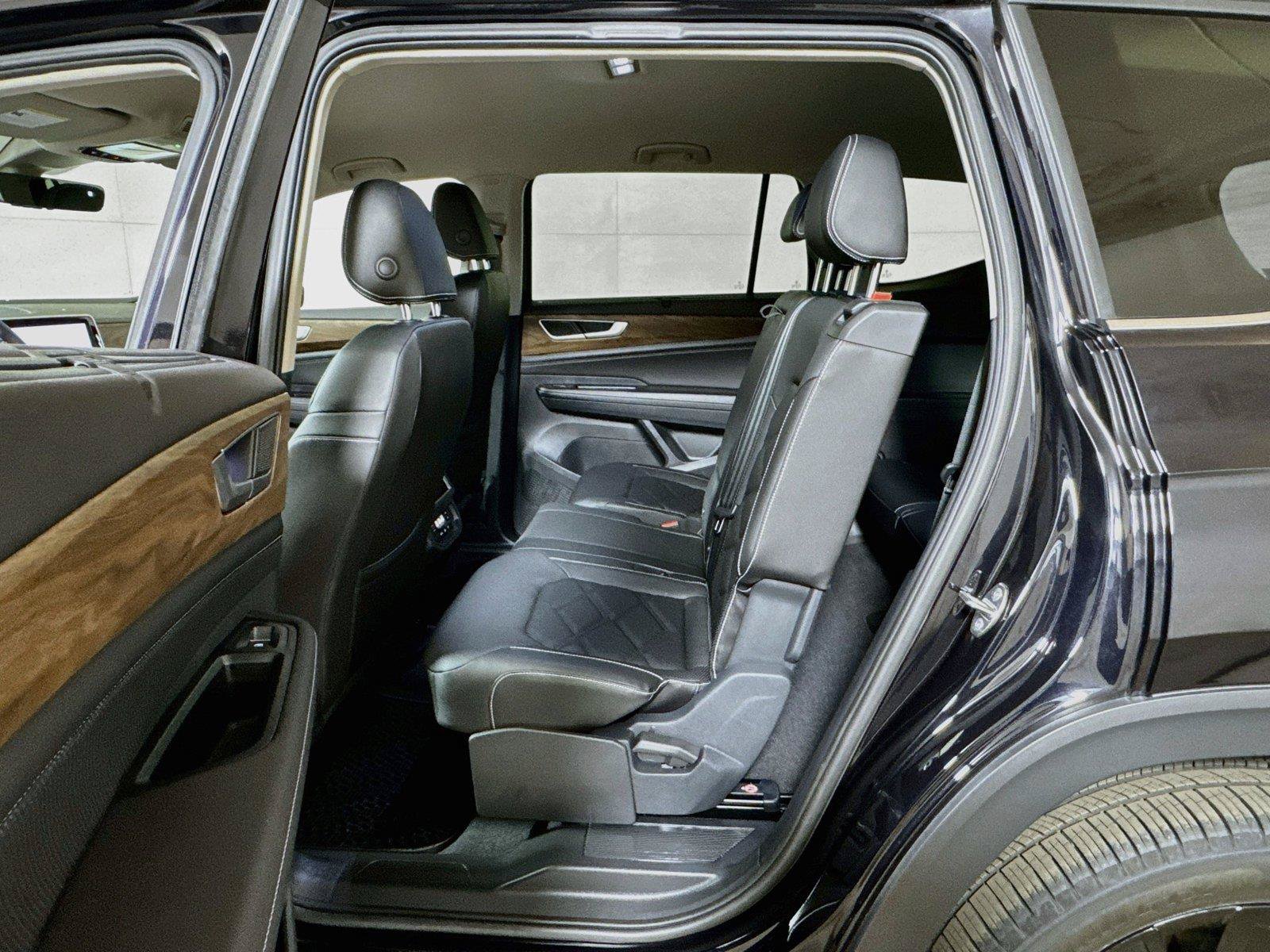 New 2026 Volkswagen Atlas SE FWD image 13