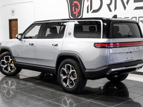 Used 2024 Rivian R1S Adventure AWD/4WD image 11