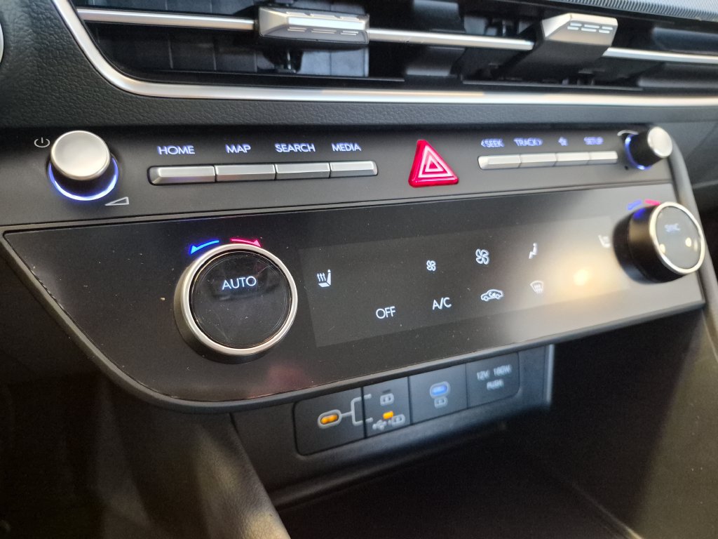 Used 2025 Hyundai Sonata SEL FWD image 22
