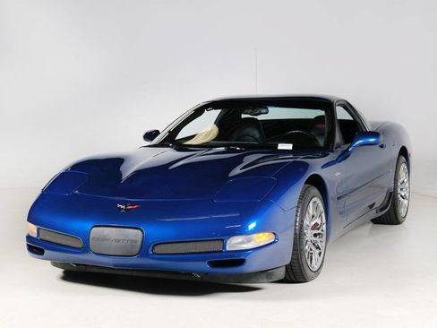 Used 2002 Chevrolet Corvette Z06 w/ Memory Pkg RWD image 1