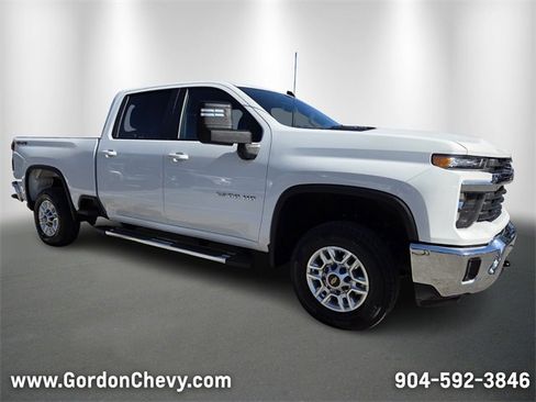 Used 2025 Chevrolet Silverado 2500 LT w/ Convenience Package image 8
