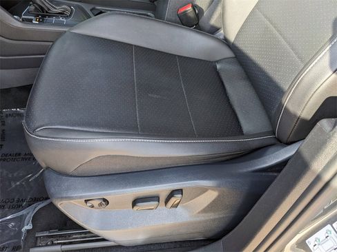 Certified 2021 Volkswagen Tiguan SE R-Line image 21