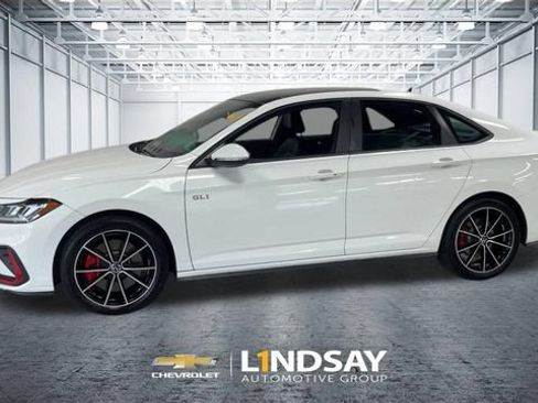 Used 2025 Volkswagen Jetta GLI Autobahn FWD image 6