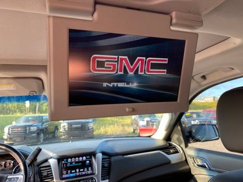 Used 2019 GMC Yukon XL SLT w/ Open Road Package AWD/4WD image 28