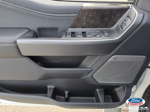 New 2025 Ford F250 Lariat w/ Lariat Ultimate Package image 10