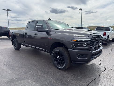New 2026 RAM 2500 Laramie AWD/4WD image 3