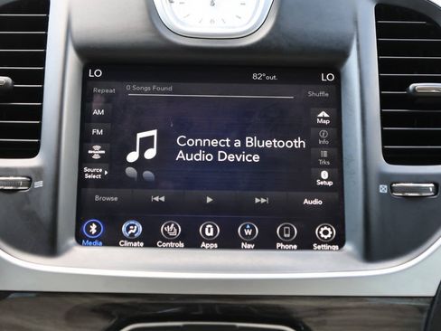 Used 2022 Chrysler 300 Touring L AWD/4WD image 20