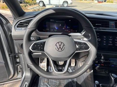 Certified 2022 Volkswagen Tiguan SE R-Line image 15