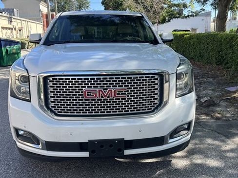 Used 2015 GMC Yukon Denali w/ Premium Package AWD/4WD image 6