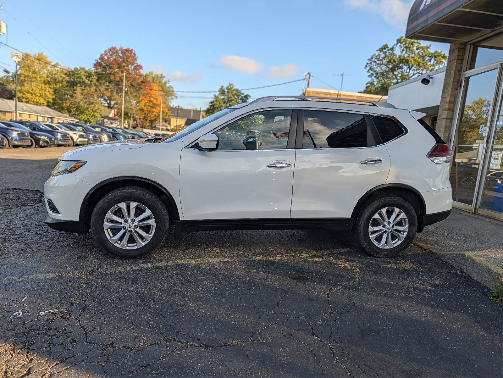 Used 2014 Nissan Rogue SV w/ SV Premium Package AWD/4WD image 7