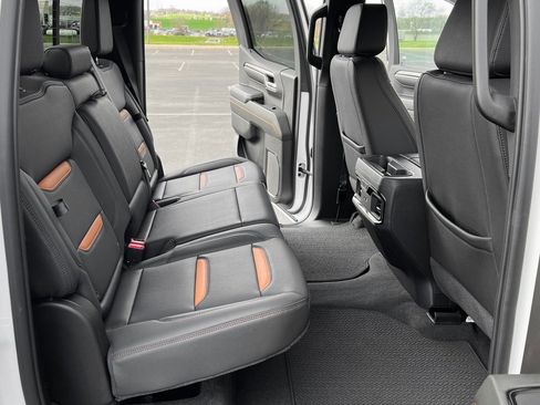 Used 2024 GMC Sierra 1500 AT4 image 21