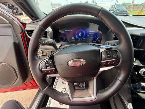Certified 2023 Ford Explorer Platinum w/ Technology Package AWD/4WD image 29