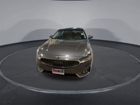 Used 2018 Kia Cadenza Technology image 3