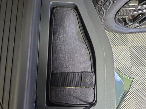 Used 2022 Rivian R1T Launch Edition image 32