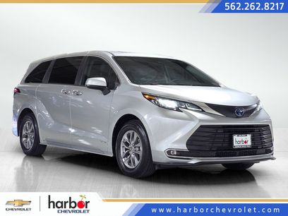 Used 2021 Toyota Sienna XLE
