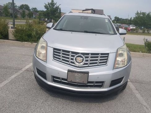 Used 2015 Cadillac SRX Luxury w/ Driver Awareness Package FWD image 2
