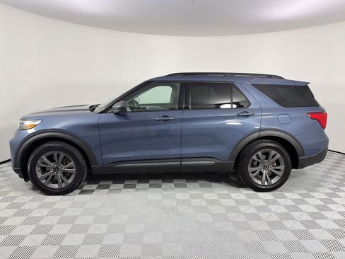 Used 2021 Ford Explorer XLT w/ Equipment Group 202A image 2