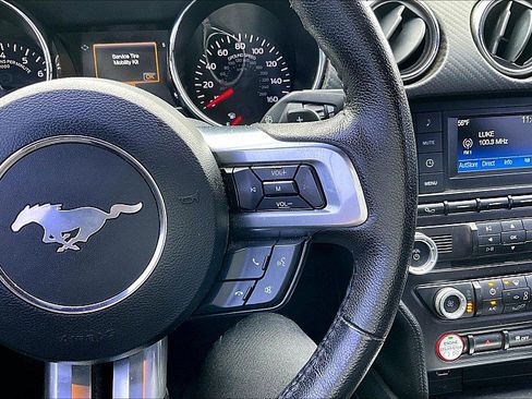 Used 2015 Ford Mustang Coupe image 18