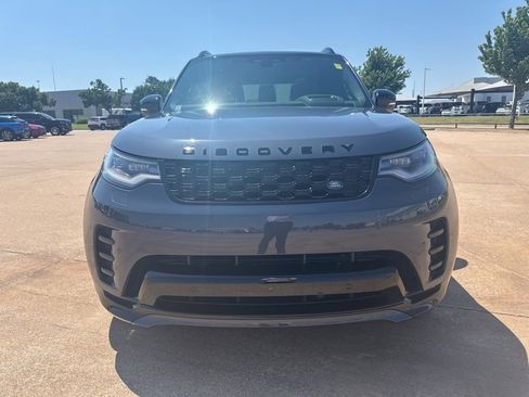 Used 2024 Land Rover Discovery Dynamic SE AWD/4WD image 5