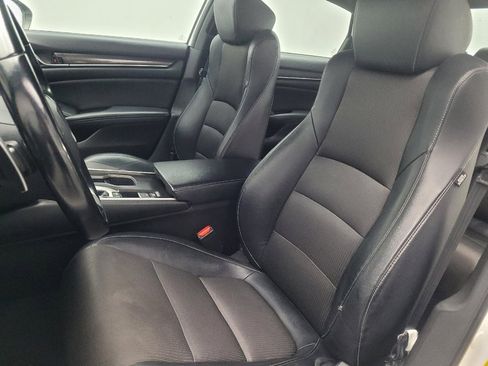 Used 2018 Honda Accord Sport image 17