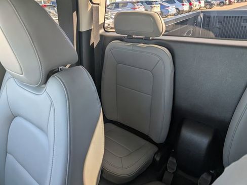 Used 2015 GMC Canyon W/T image 9