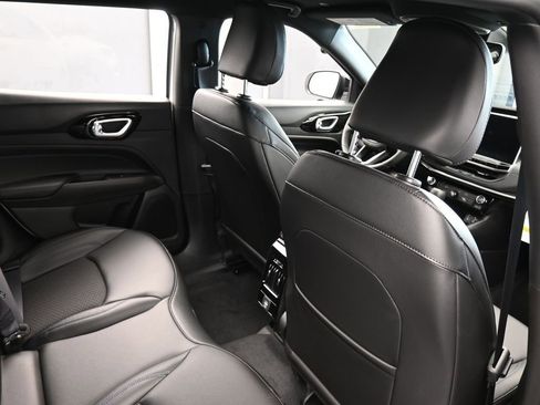 New 2026 Jeep Compass Latitude image 35