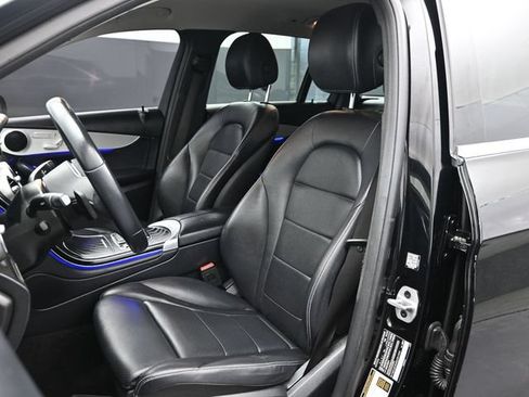 Used 2022 Mercedes-Benz GLC 300 image 5