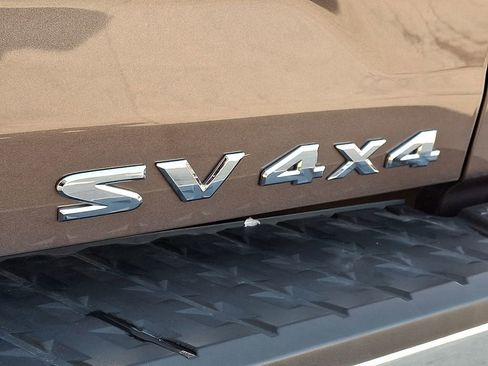 Used 2017 Nissan Titan SV image 32