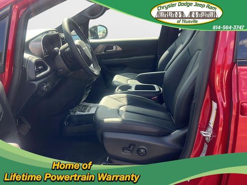 New 2026 Chrysler Pacifica Select image 19