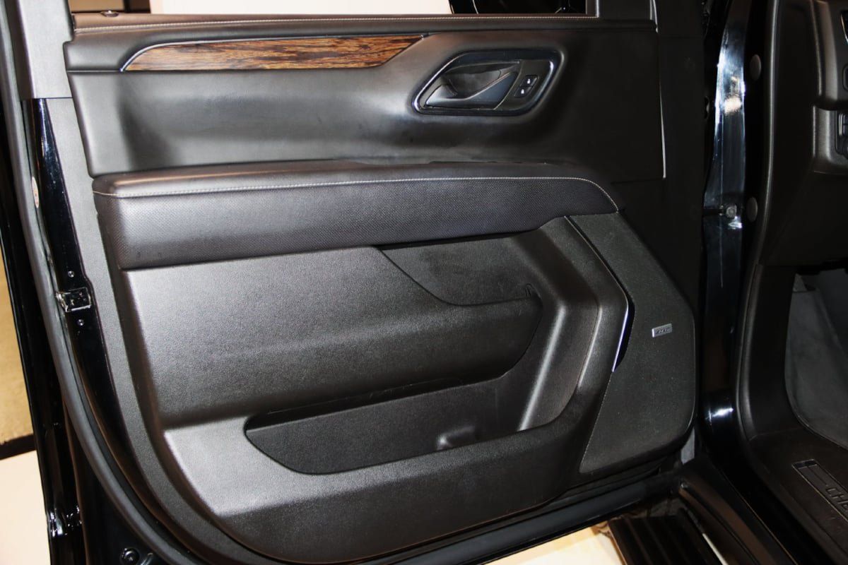 Used 2023 Chevrolet Tahoe Premier AWD/4WD image 35